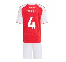 Arsenal Ben White #4 Koszulka Podstawowa dzieci 2025-26 Krótki Rękaw (+ krótkie spodenki)